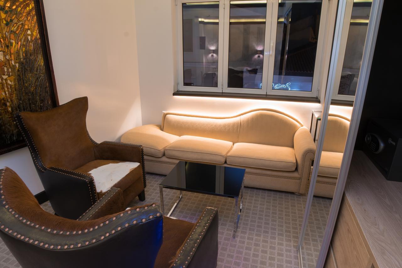 Andromeda Downtown Suites Atene Esterno foto