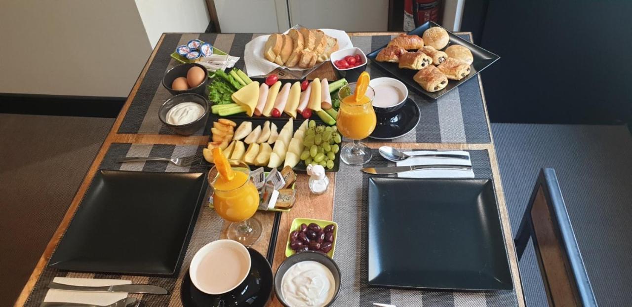 Andromeda Downtown Suites Atene Esterno foto
